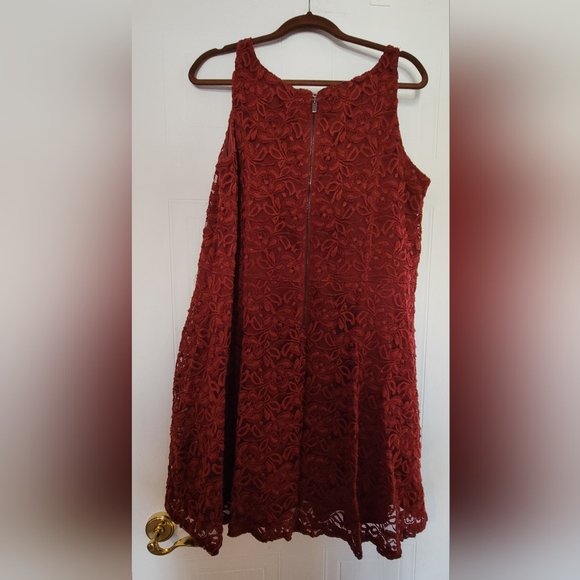 Dress - Picture 2 of 5